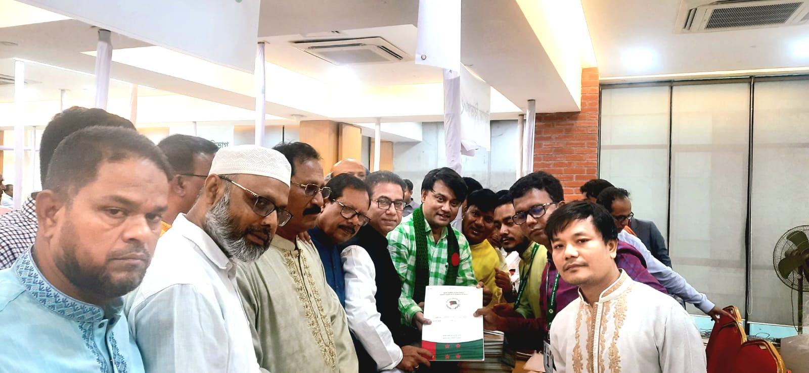 চট্টগ্রাম ৯ আসনে আওয়ামী লীগের মনোনয়ন চাইলেন সাংবাদিক নেতা রিয়াজ হায়দার    
