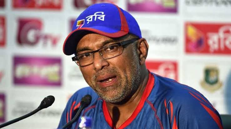 কোচের দায়িত্বে থাকবেন কিনা জানালেন হাথুরু