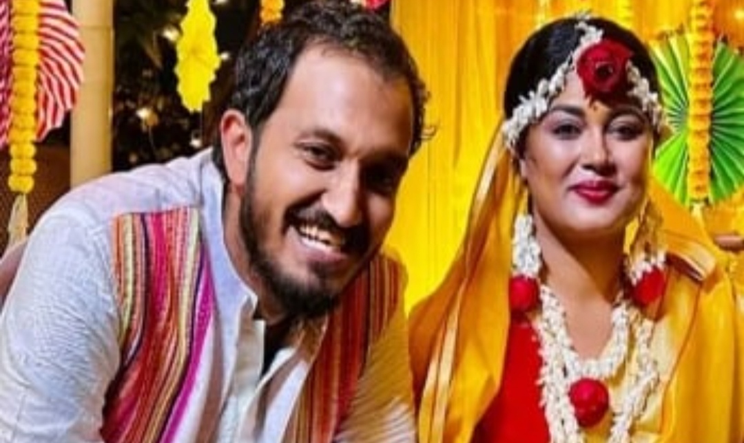 জঙ্গলেই শুরু হয়েছিল তাদের প্রেম