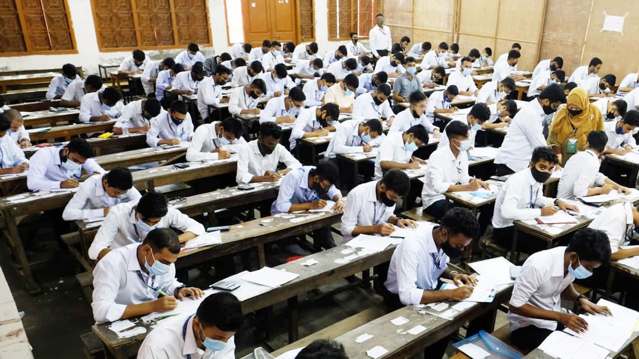 সারা দেশে এসএসসি ও সমমানের পরীক্ষা শুরু হয়েছে আজ