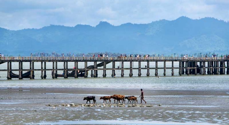 টেকনাফে বেড়েছে অপরিচিতদের আনাগোনা