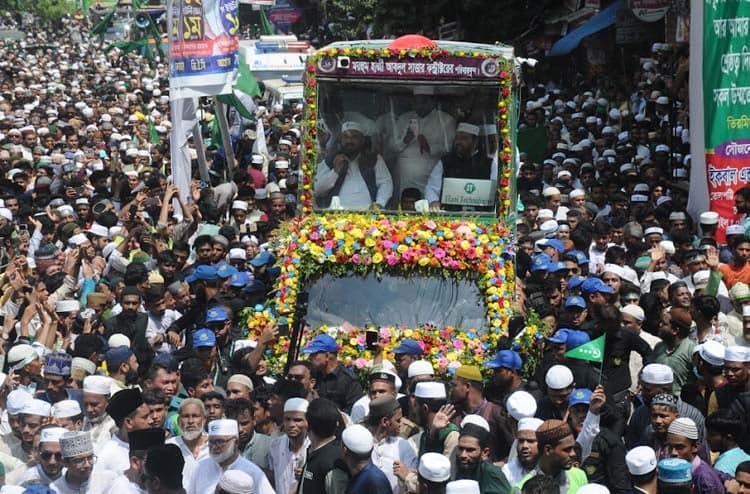 পবিত্র ঈদে মিলাদুন্নবী (সা.) উপলক্ষে জশনে জুলুসের জন্য প্রস্তুত চট্টগ্রাম