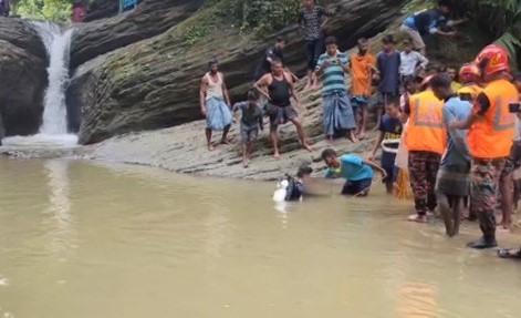 চট্টগ্রামের মিরসরাইয়ে রূপসী ঝরনায় ঘুরতে এসে ২ শিক্ষার্থীর মৃত্যু