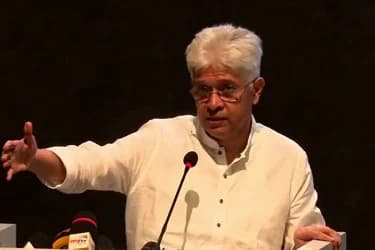 ফ্যাসিবাদ বারবার ফিরে আসবে, সতর্ক থাকতে হবে : উপদেষ্টা আদিলুর