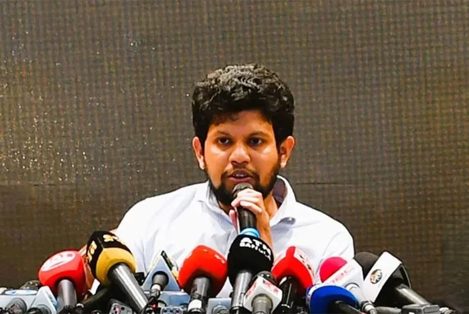 গণ-অভ্যুত্থান ও বাংলাদেশের সার্বভৌমত্ব রক্ষার্থে দেশবাসীকে শান্ত থাকার আহ্বান উপদেষ্টা মাহফুজ আলমের