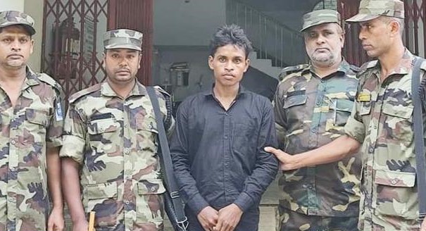 চবির ছাত্রী হলে ভিডিও করতে গিয়ে টিকটকার যুবক আটক