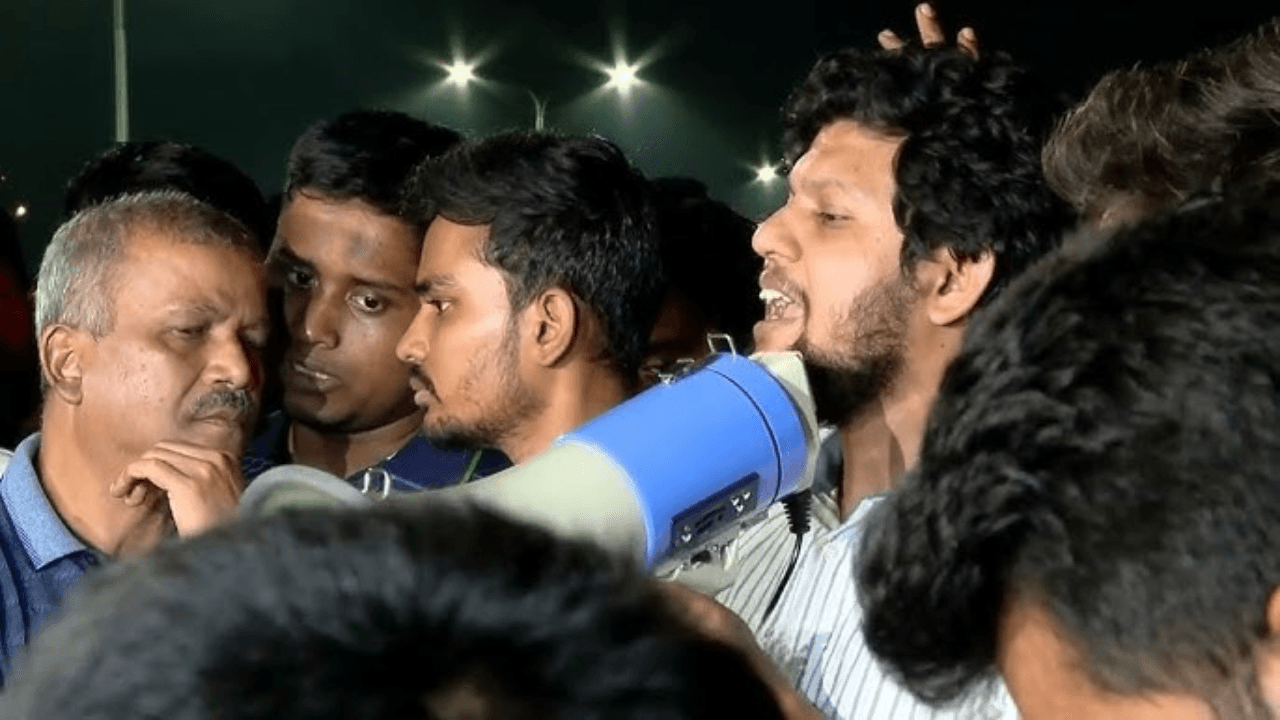 উপদেষ্টাদের আশ্বাসে হাসপাতালে ফিরেছেন আহতরা