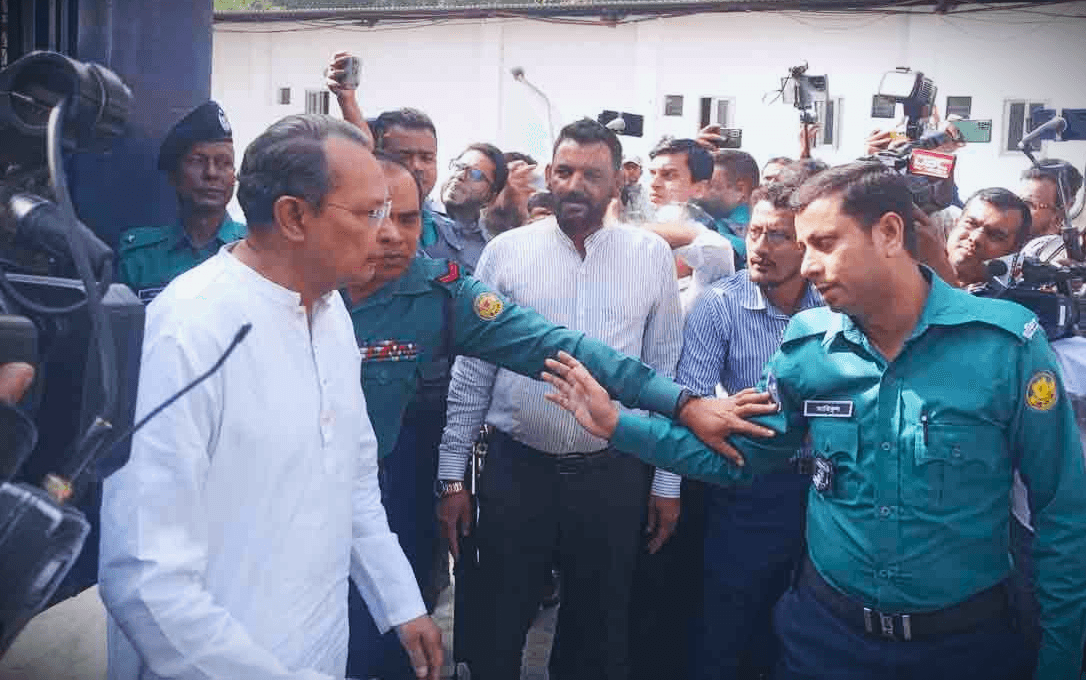 ১৩ হেভিওয়েট আসামিকে নেওয়া হয়েছে আন্তর্জাতিক অপরাধ ট্রাইব্যুনালে