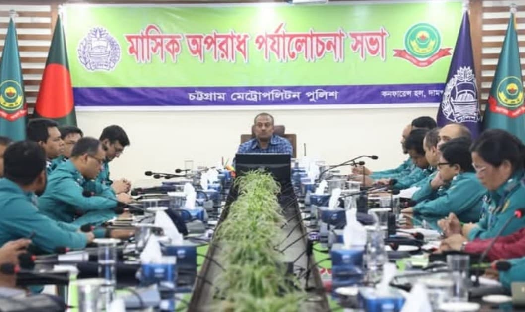 আইনজীবী সাইফুল হত্যাকারীদের ধরতে ‘হার্ডলাইনে’ চট্টগ্রাম নগর পুলিশ