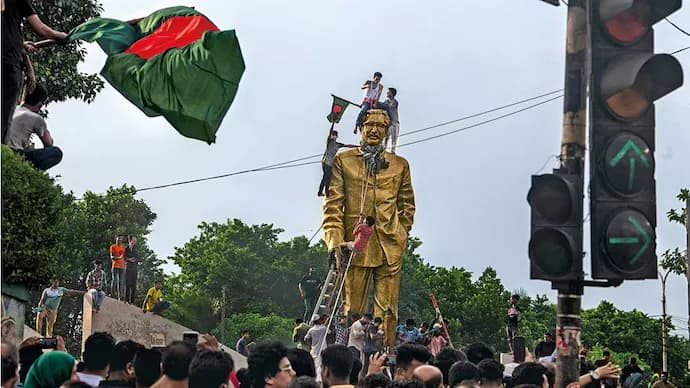 দেশজুড়ে শেখ হাসিনার ভাস্কর্য ব্যয় ৪ হাজার কোটি টাকা !