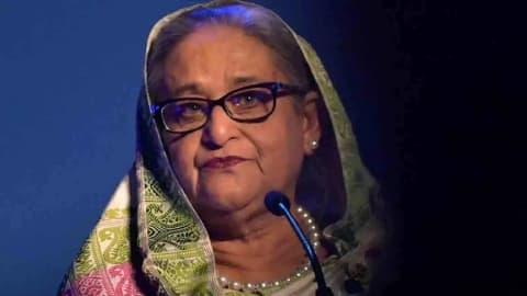 শেখ হাসিনাকে গ্রেফতারে ইন্টারপোলের রেড নোটিশ জারি করতে আইজিপিকে চিঠি