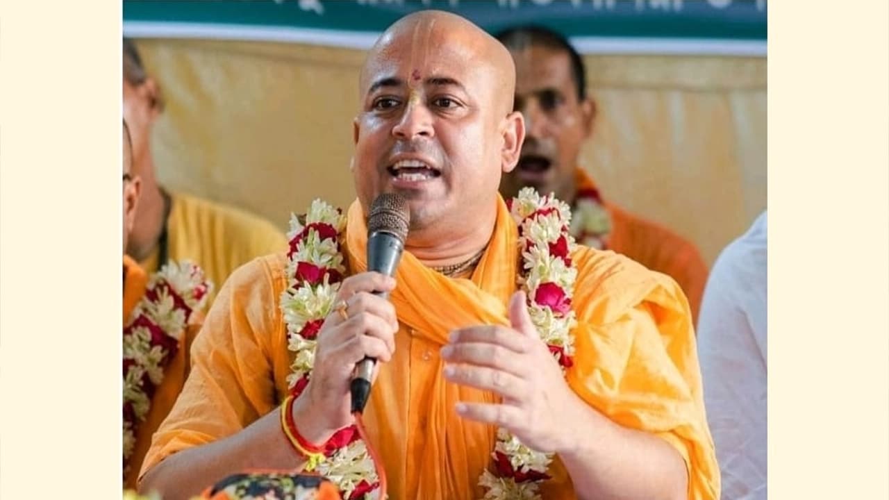 ইসকনের চিন্ময় কৃষ্ণ দাশ ব্রহ্মচারী আটক