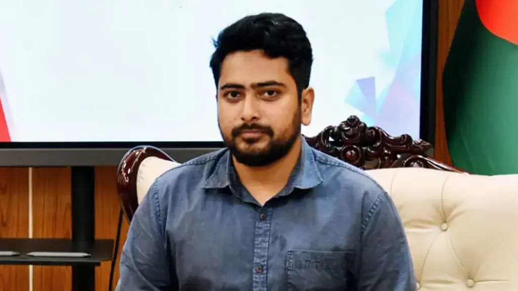 অভ্যুত্থান এবং সরকারকে নিয়ে ষড়যন্ত্র হচ্ছে : তথ্য উপদেষ্টা নাহিদ