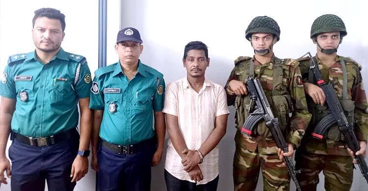 চট্টগ্রামের হাজারী গলিতে যৌথবাহিনীর ওপর অ্যাসিড নিক্ষেপের ইন্ধনদাতা যুবলীগ নেতা গ্রেপ্তার