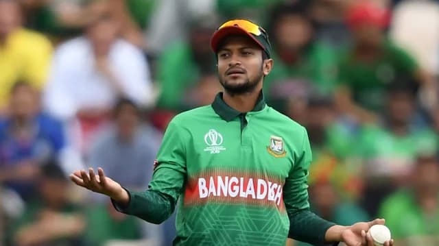 আন্তর্জাতিক ও ঘরোয়া ক্রিকেটে সাকিবের বোলিং নিষিদ্ধ