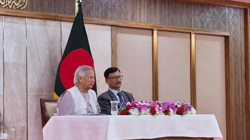 ইইউ রাষ্ট্রগুলোর ভিসা সেন্টার দিল্লি থেকে স্থানান্তরের অনুরোধ প্রধান উপদেষ্টার