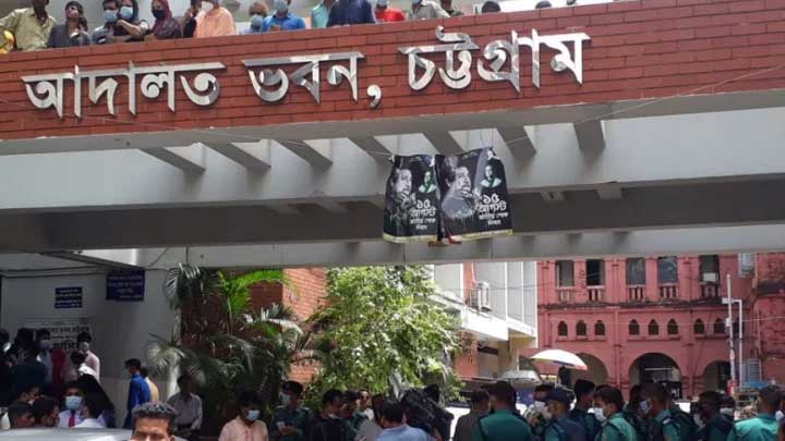 ভাঙারির দোকান থেকে চট্টগ্রাম আদালতের গায়েব হওয়া নথির বস্তা উদ্ধার