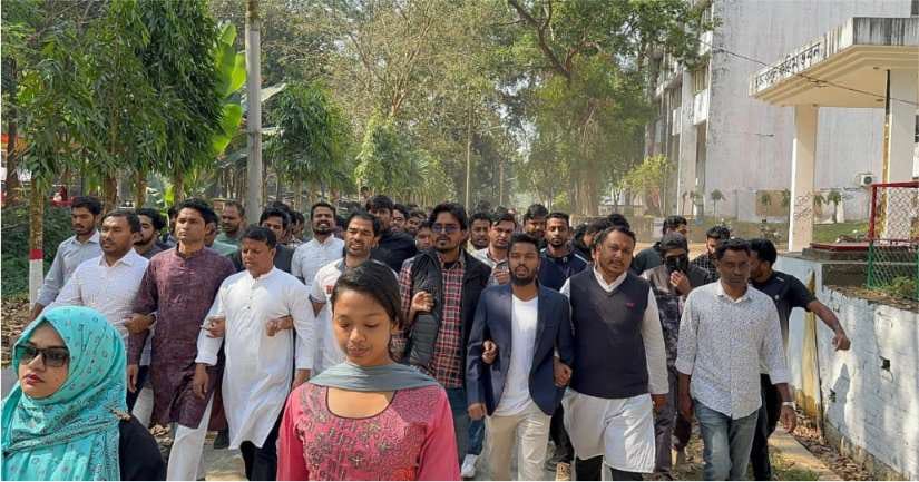 চবি ক্যাম্পাসের অস্থিতিশীলতা প্রতিরোধে চবি ছাত্রদলের বিক্ষোভ মিছিল