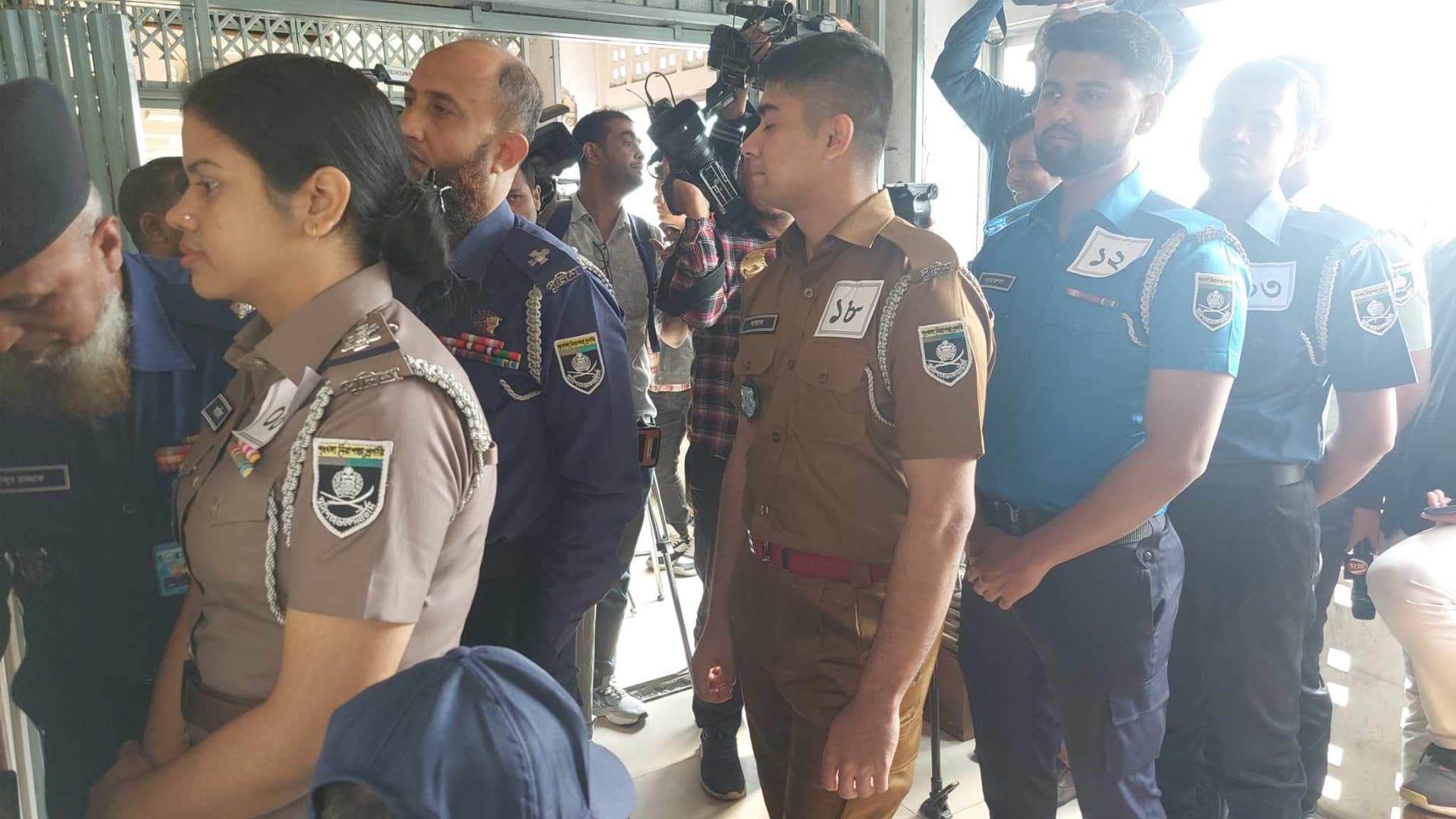 বদলে যাচ্ছে পুলিশ, র‍্যাব ও আনসার সদস্যদের পোশাক