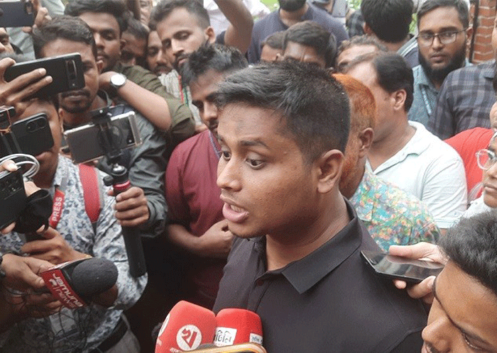দুর্নীতির প্রমাণ থাকলে আমার বিরুদ্ধে মামলা করুন : হাসনাত