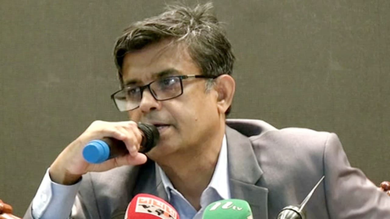 ড. ইউনূস সহ সবার সমালোচনা করা যাবে : প্রেস সচিব
