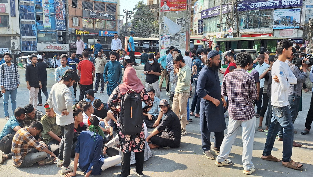 দাবী না মানলে চট্টগ্রামে হাসনাতকে অবাঞ্ছিত ঘোষণার হুঁশিয়ারি বৈষম্যবিরোধীদের