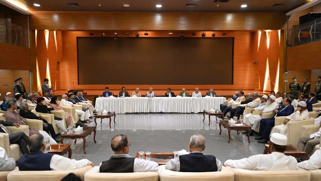 আগে জাতীয় নির্বাচনের পক্ষে বেশির ভাগ রাজনৈতিক দল