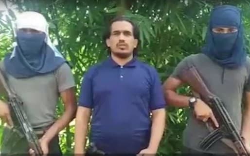 আরসার হাতে ৩৪ শরণার্থী ক্যাম্পে ২৯০ খুন !