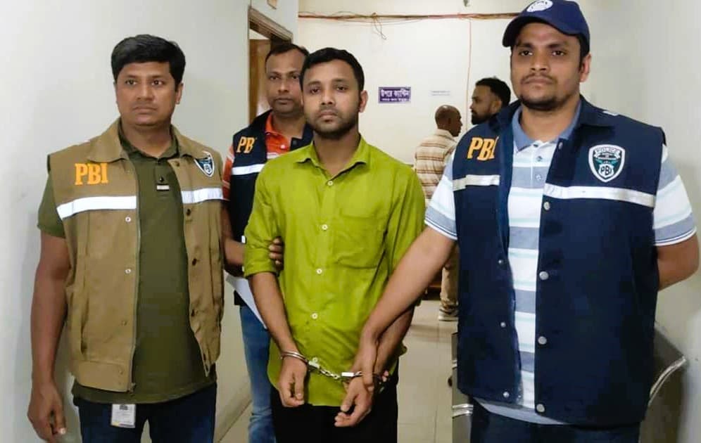 চট্টগ্রামে বিয়ের জন্য চাপ দেয়ায় সহকর্মীকে গলাটিপে হত্যা