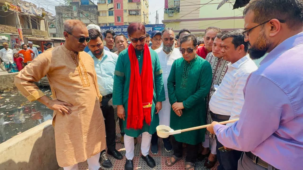 মশা মারতে বিটিআই লার্ভিসাইড উদ্বোধন চসিক মেয়র ডা. শাহাদাতের