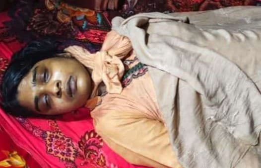 সীতাকুণ্ডে পাঁচ মাসের অন্তঃসত্ত্বা গৃহবধূর ঝুলন্ত লাশ উদ্ধার
