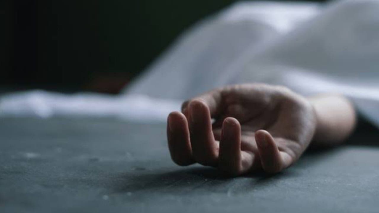 মধ্যম হালিশহরে দুর্বৃত্তের ছুরিকাঘাতে নারী খুন