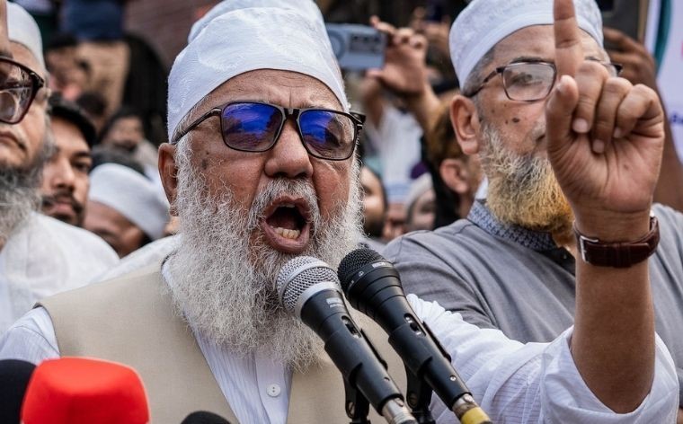 জামায়াত নেতা শাহজাহান চৌধুরীর জামেয়ায় অস্ত্র উদ্ধারের মিথ্যা দাবি, পরে দুঃখ প্রকাশ