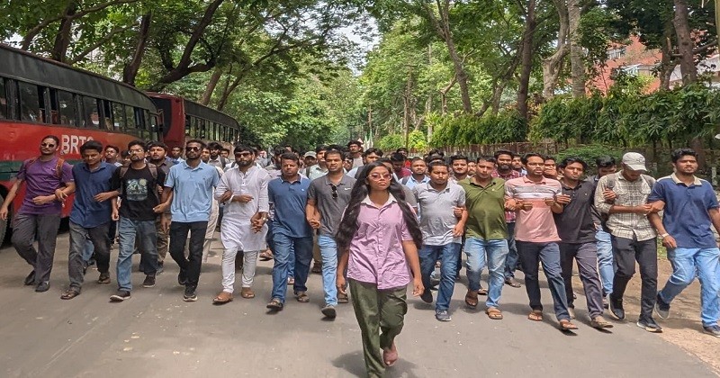জুলাই যোদ্ধা ও ঢাবি ছাত্রদল নেতা সাম্য হত্যার প্রতিবাদে চবি ছাত্রদলের বিক্ষোভ মিছিল
