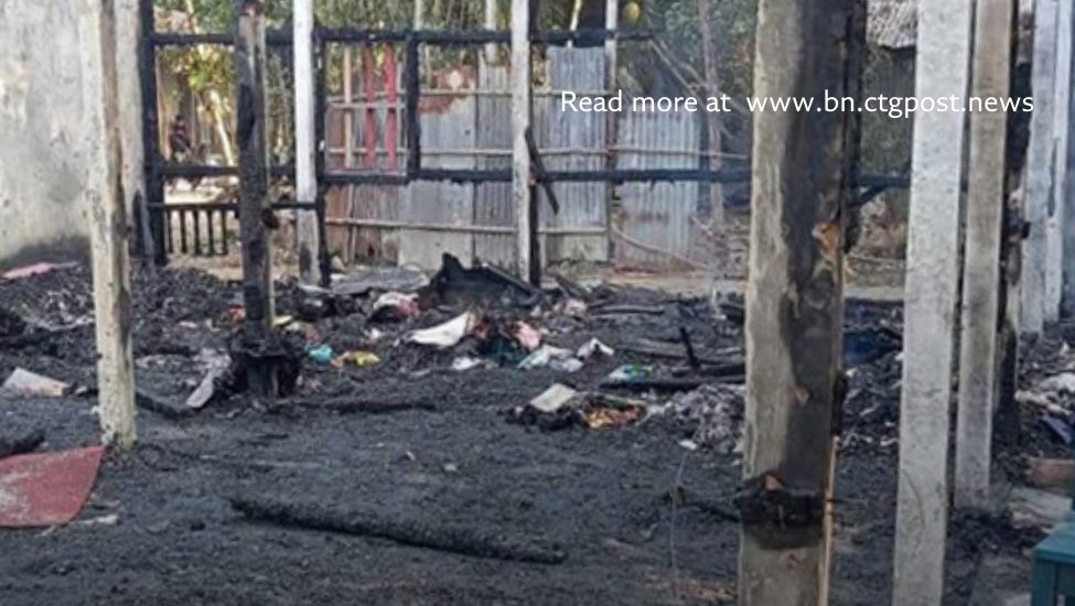 বোয়ালখালীতে গভীর রাতে অগ্নিকাণ্ড, পুড়ে গেল দুটি বসতঘর