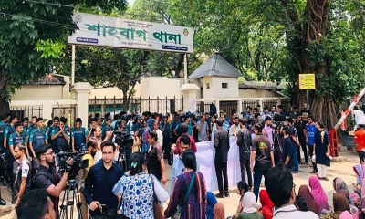 জুলাই যোদ্ধা ও ছাত্রদল নেতা সাম্য হত্যার বিচারের দাবিতে শাহবাগ থানা ঘেরাও