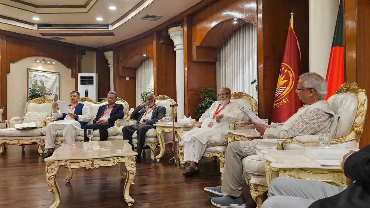 প্রধান উপদেষ্টার সঙ্গে বৈঠকে বিএনপি প্রতিনিধি দল