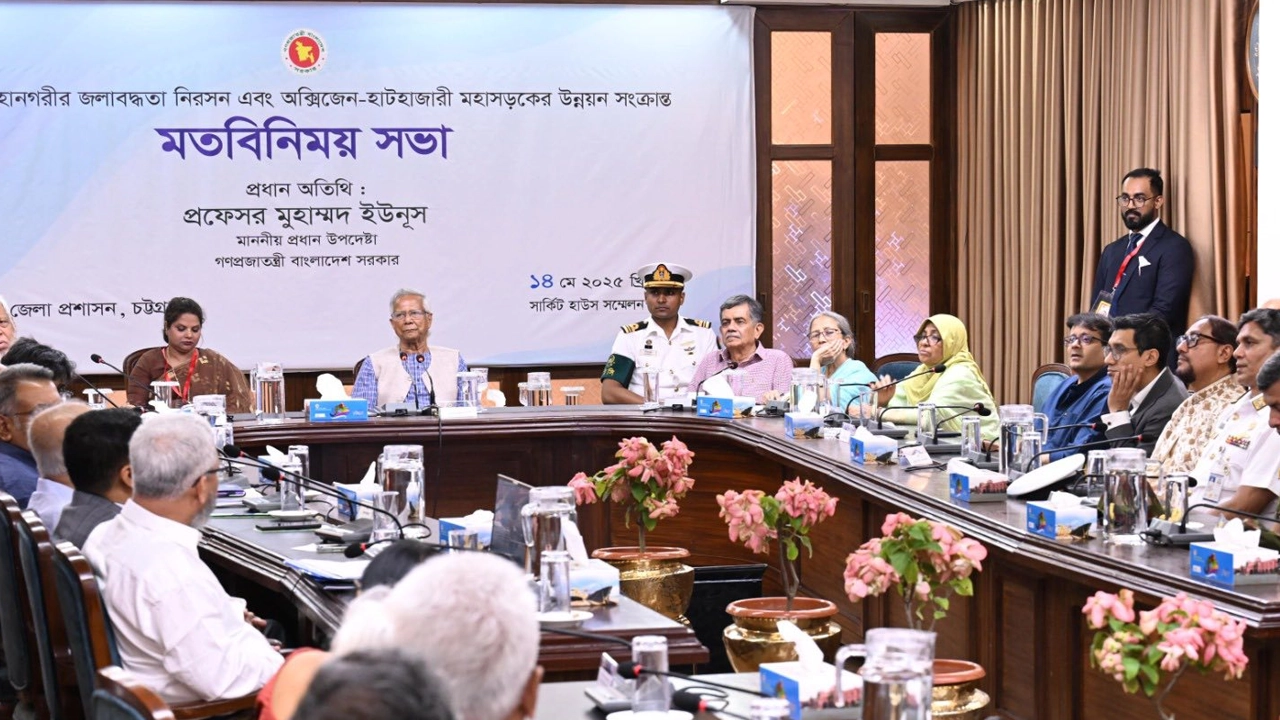 হাটহাজারী ও কর্ণফুলীতে আধুনিক হাসপাতাল নির্মাণের ঘোষণা : স্বাস্থ্য উপদেষ্টা