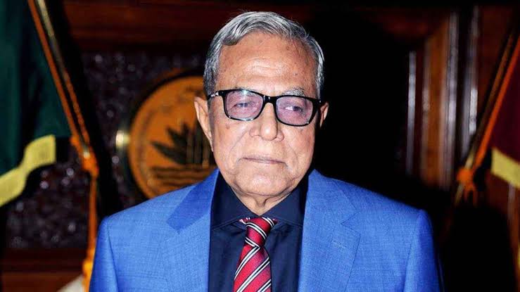 হত্যা মামলা মাথায় নিয়ে রাতে দেশ থেকে পালালেন আবদুল হামিদ