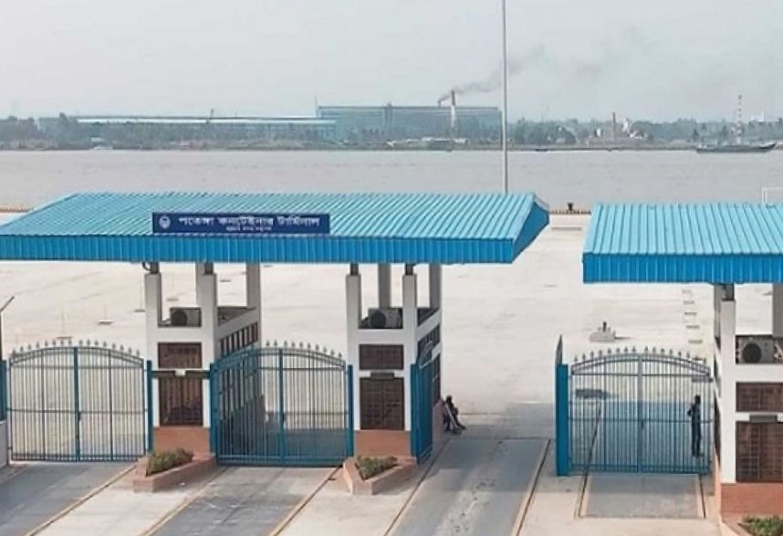 পুরোদমে চালু হলো পতেঙ্গা কনটেইনার টার্মিনাল, সরাসরি ভিড়ল আমদানি পণ্যবাহী জাহাজ