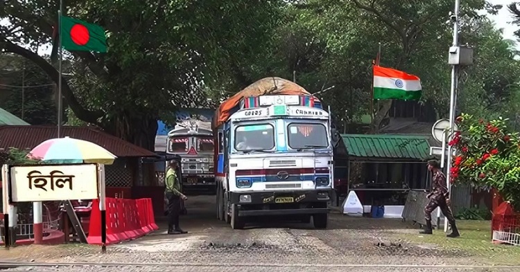বাংলাদেশি তৈরি পোশাক-খাদ্যে ভারতের স্থলবন্দর নিষেধাজ্ঞা