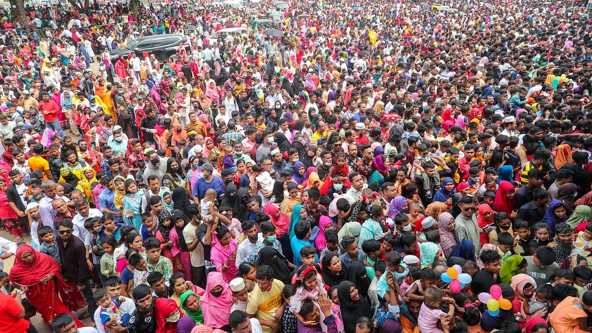 Millions gather at the National Zoo.