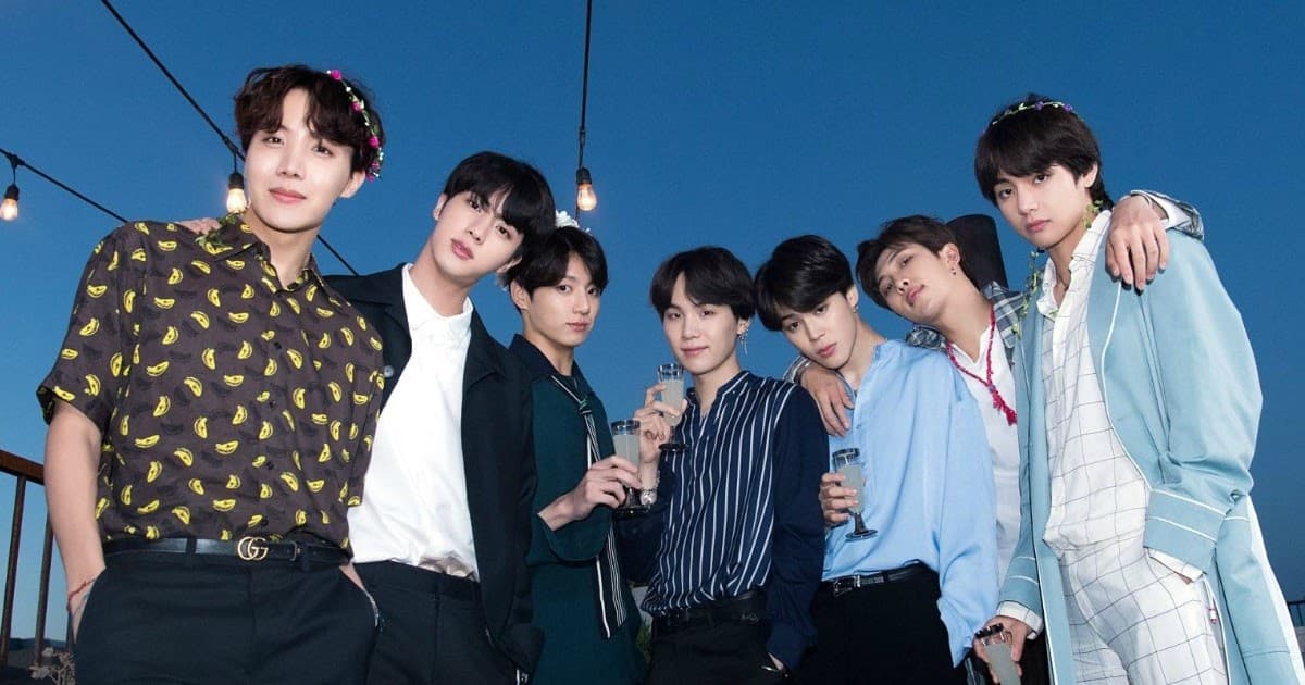 10 years of BTS are honored by fans.