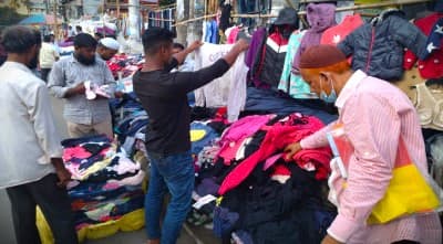 Chittagong&#8217;s sales of blankets and warm clothing increase with the development of winter.