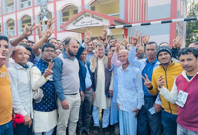Voting turns into festivity : Hasan
