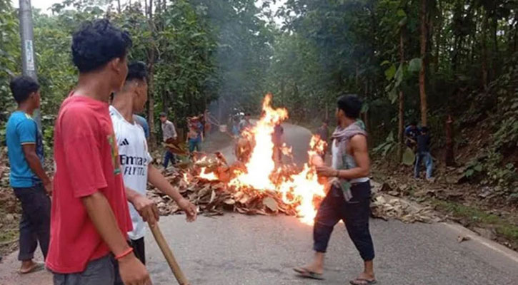 সড়ক অবরোধে সাজেক ভ্রমণে বিপাকে হাজারো পর্যটক