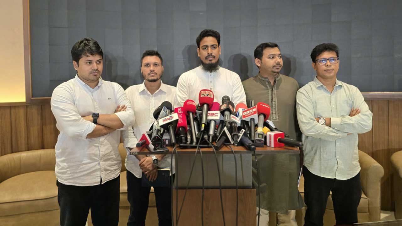 আরপিওর সংশোধিত প্রস্তাব থেকে সরে আসা মানে বিএনপির কাছে ক্ষমতা হস্তান্তর: আখতার হোসেন