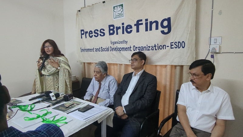 চা পান করছেন নাকি বিষ!