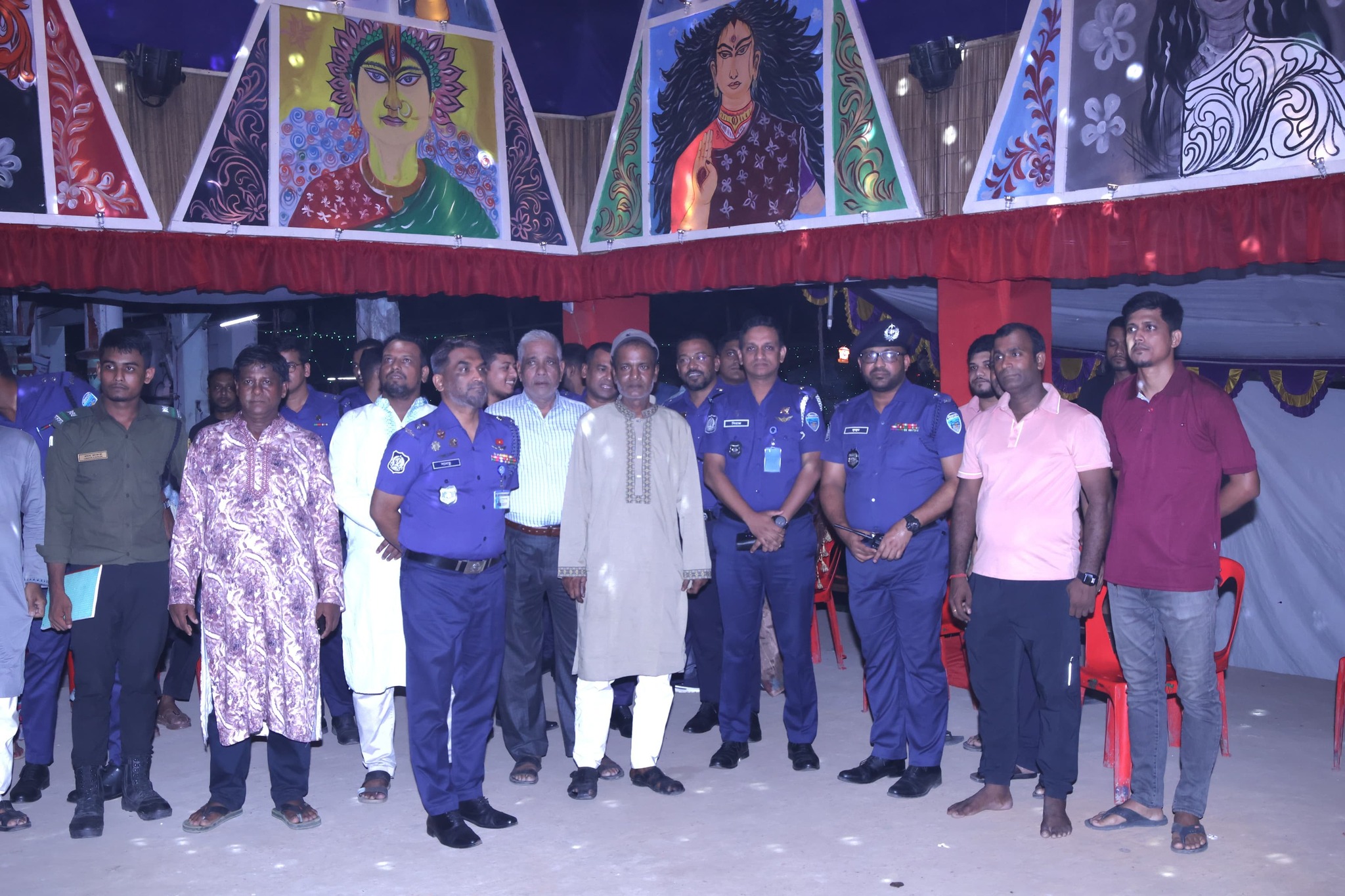 বোয়ালখালীতে পূজা মণ্ডপ পরিদর্শন করলেন চট্টগ্রাম জেলা পুলিশ সুপার