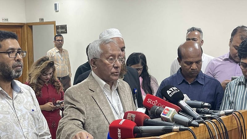 সোমবার ভোটকেন্দ্রের চূড়ান্ত তালিকা প্রকাশ: ইসি সচিব আখতার আহমেদ